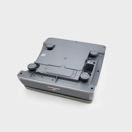 Leveling bubble and adjustable feet for stable weighing on uneven surfaces