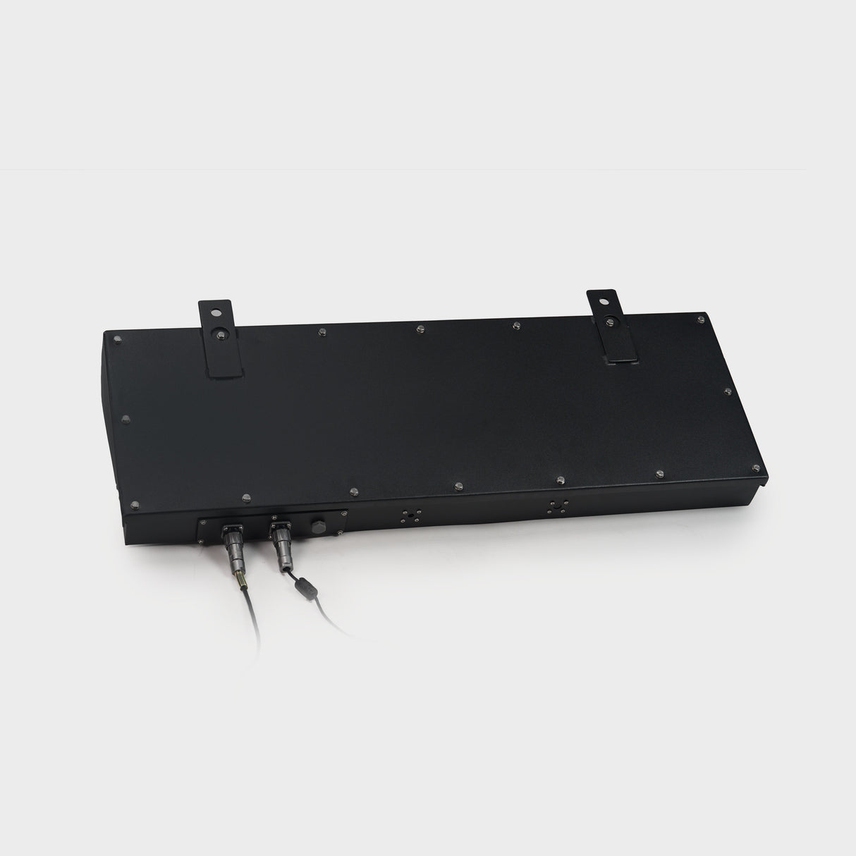 IP65-rated scale remote display with 75m visibility and mounting flanges